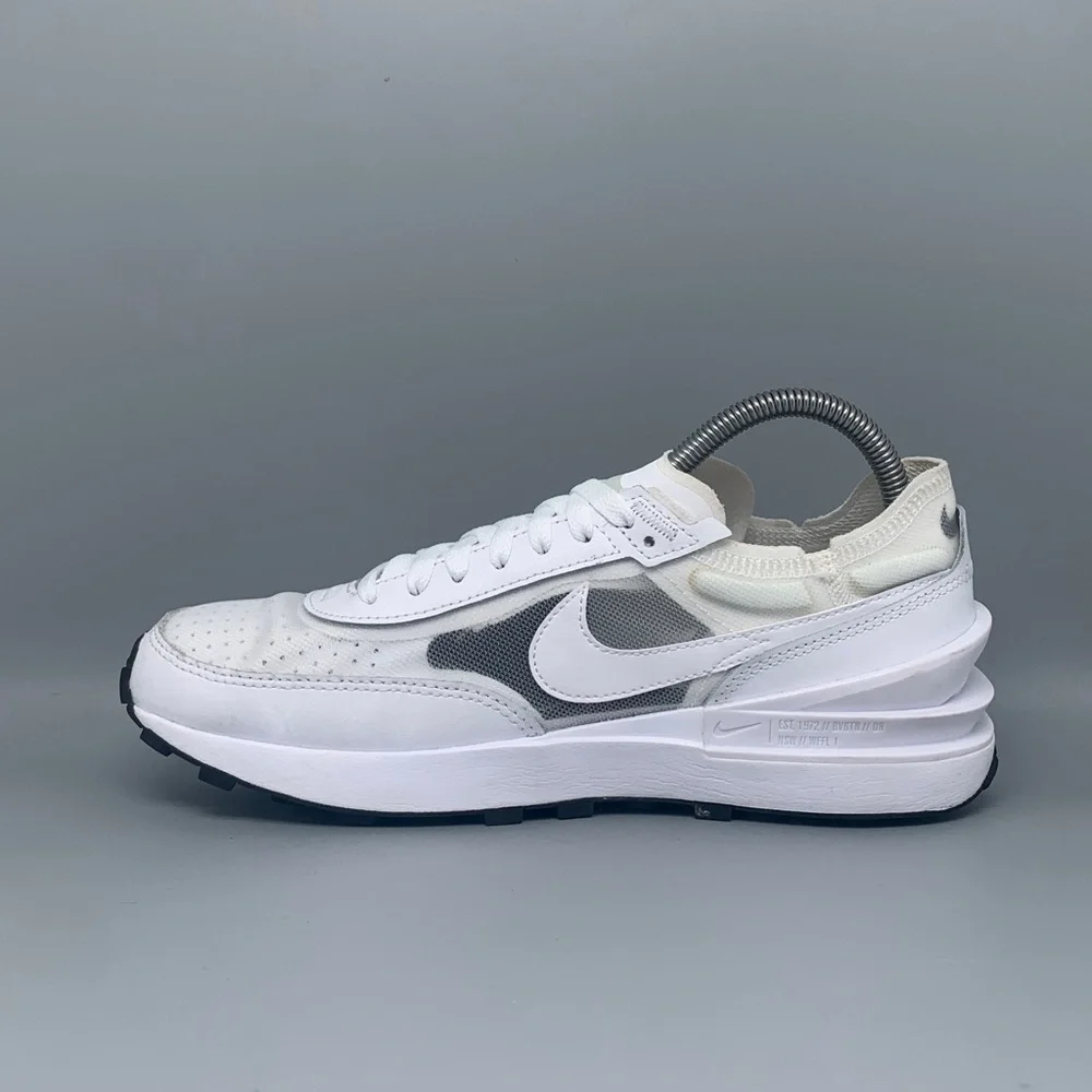 Nike Waffle One White Running Shoes DC2533‑103 Women’s Sz‎ 9